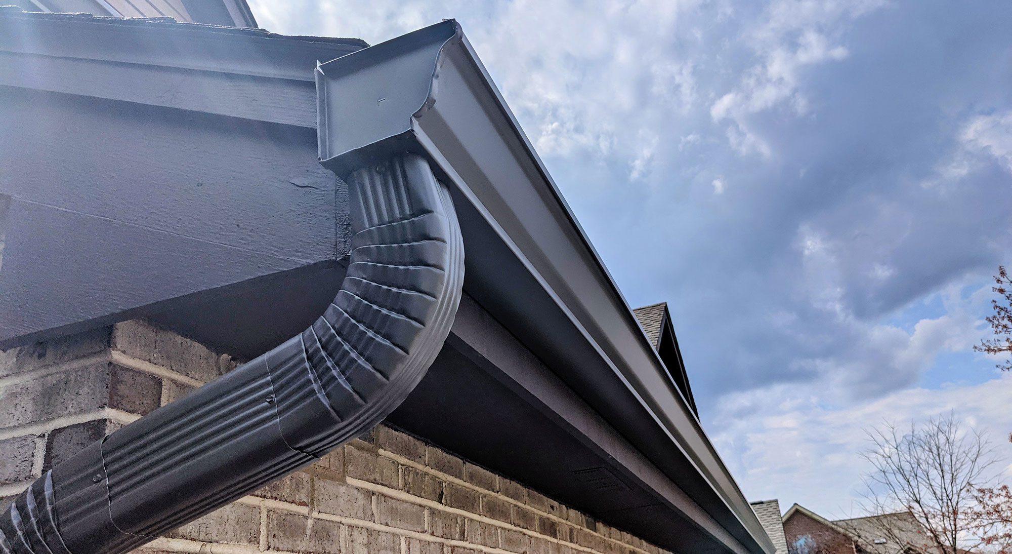 Multifamily guttering